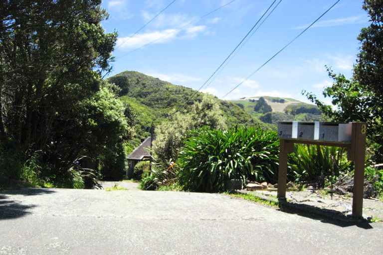 Photo of property in 3/8 Narbada Crescent, Khandallah, Wellington, 6035
