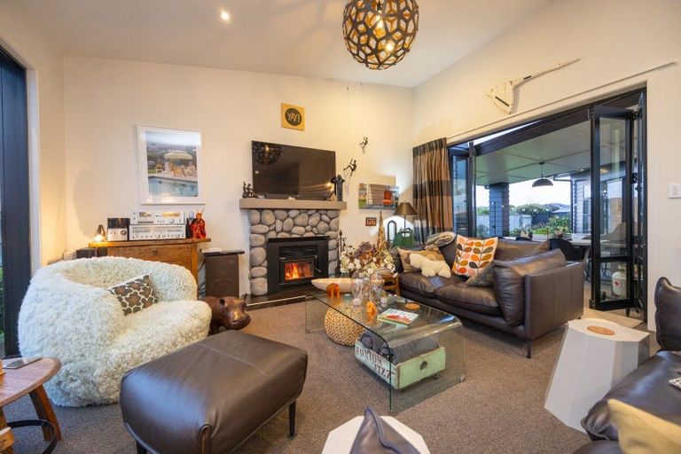 Photo of property in 54 Rodeo Drive, Kelvin Grove, Palmerston North, 4414