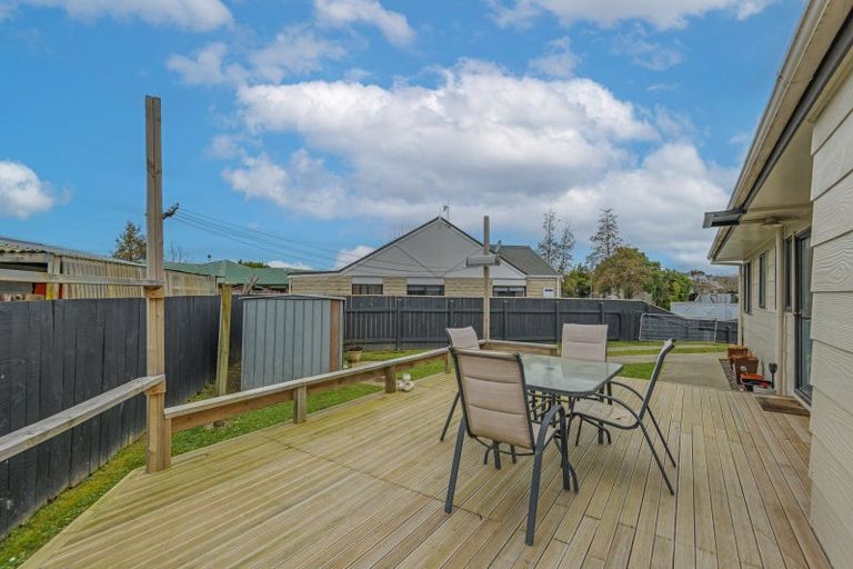 Photo of property in 19 Gladys Place, Kelvin Grove, Palmerston North, 4414