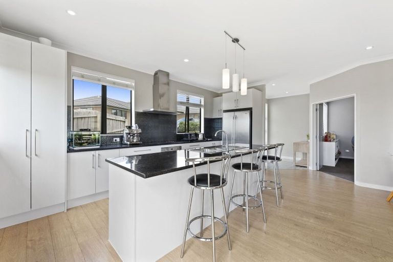 Photo of property in 9 Penny Lane, Pukekohe, 2120