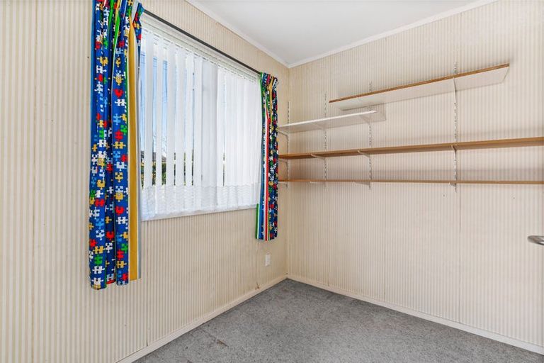 Photo of property in 1/12 Cresta Avenue, Beach Haven, Auckland, 0626