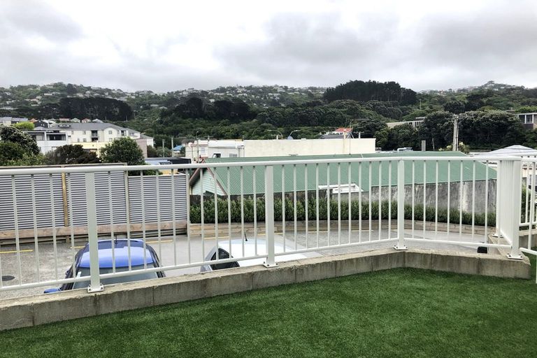 Photo of property in 21u4 Luxford Street, Berhampore, Wellington, 6023