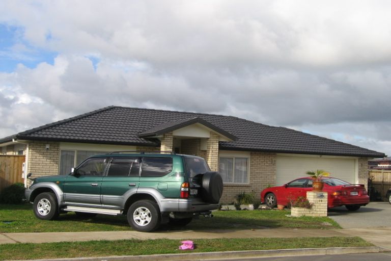 Photo of property in 18 Cambrian Crescent, Flat Bush, Auckland, 2016