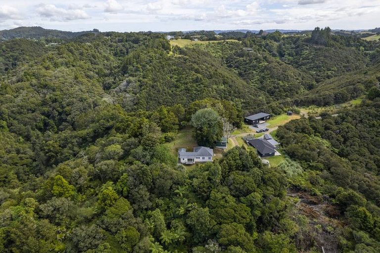 Photo of property in 37 Ngapuke Lane, Parua Bay, 0192