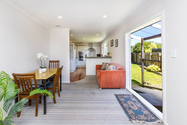Photo of property in 28 Moeraki Road, Maoribank, Upper Hutt, 5018