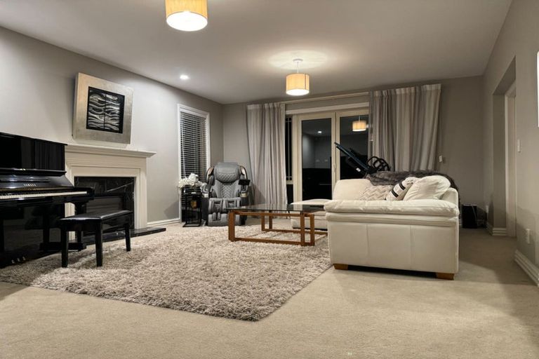 Photo of property in 33 Lewisham Park, St Albans, Christchurch, 8052