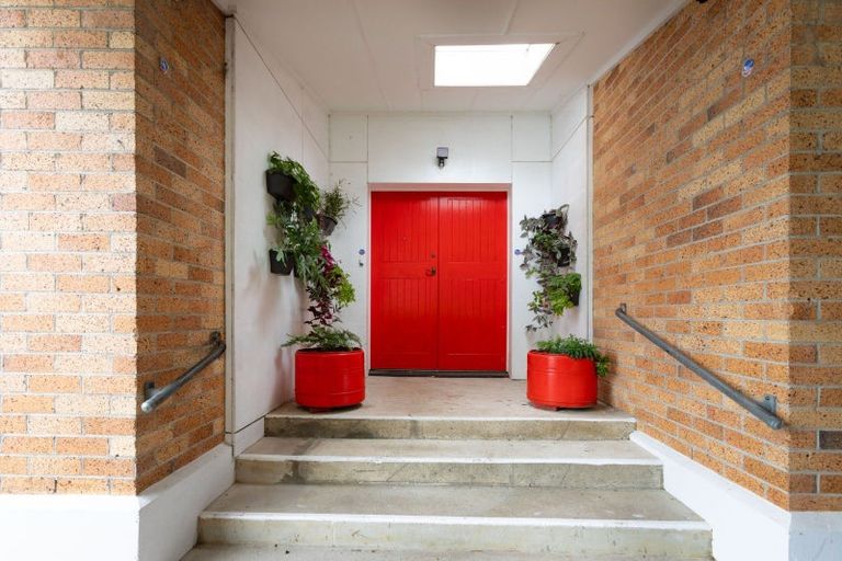 Photo of property in 77 Mclean Street, Woodville, 4920