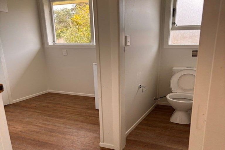 Photo of property in 18 Greenwood Place, Paraparaumu, 5032