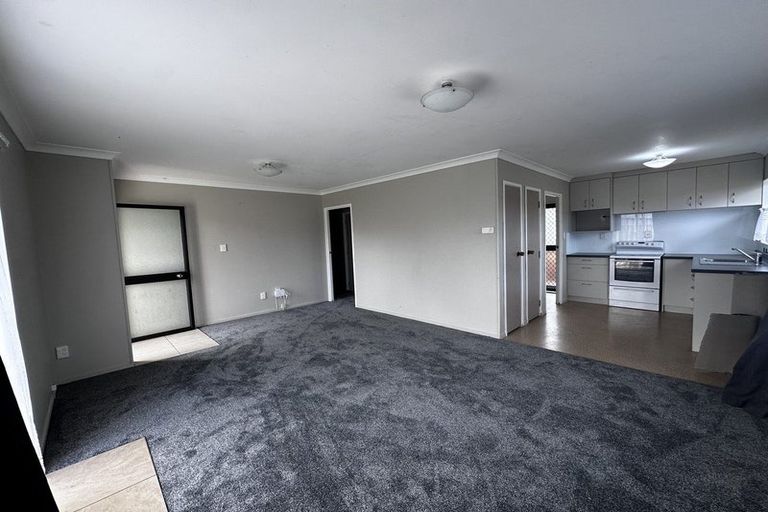 Photo of property in 2/6 Kennington Drive, Clendon Park, Auckland, 2103