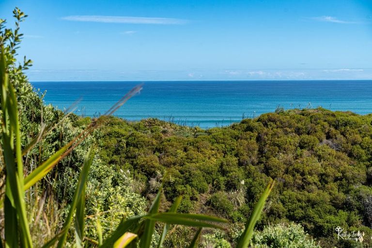 Photo of property in 13 Bayly Street, Baylys Beach, Dargaville, 0377