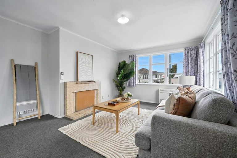 Photo of property in 30 Bateman Avenue, Bryndwr, Christchurch, 8053