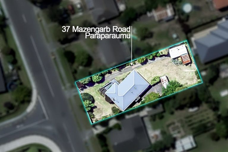 Photo of property in 37 Mazengarb Road, Paraparaumu Beach, Paraparaumu, 5032
