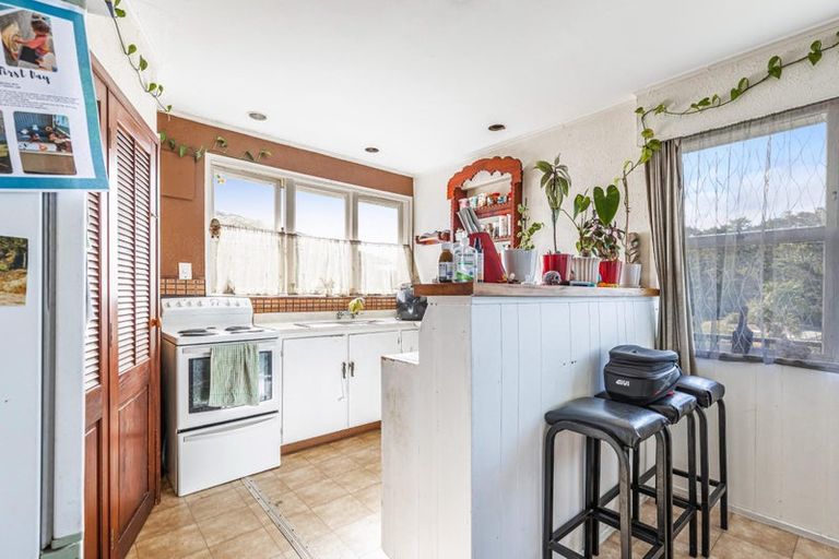 Photo of property in 28 Helena Street, Massey, Auckland, 0614