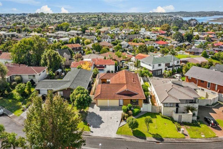 Photo of property in 10 Tatyana Place, Massey, Auckland, 0614