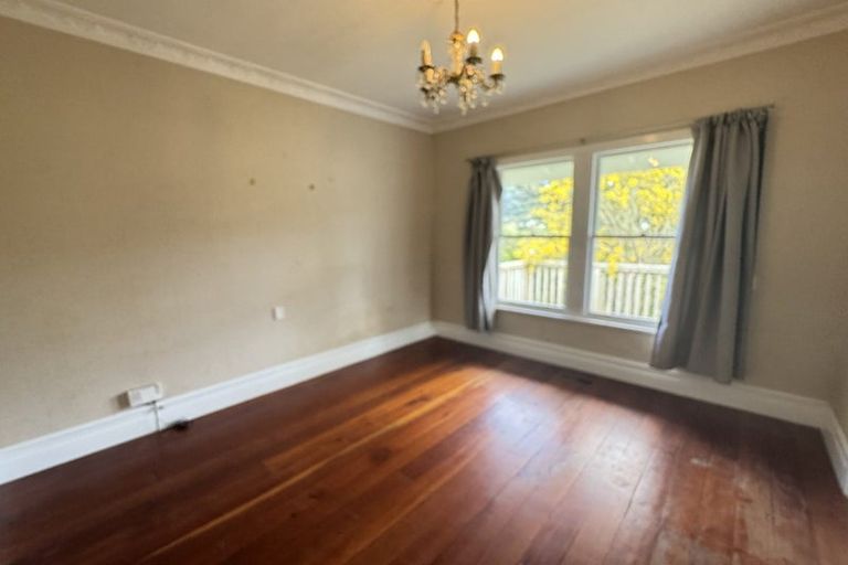 Photo of property in 27 Tawa Terrace, Tawa, Wellington, 5028