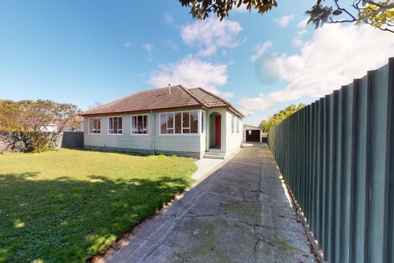 Photo of property in 20 Esk Street, Roslyn, Palmerston North, 4414