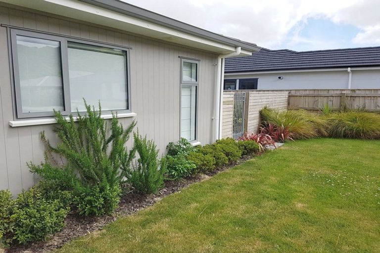 Photo of property in 11 Henrietta Maxwell Grove, Wainuiomata, Lower Hutt, 5014