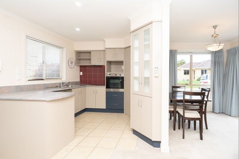 Photo of property in 12 Sovereign Isle Lane, Rototuna, Hamilton, 3210