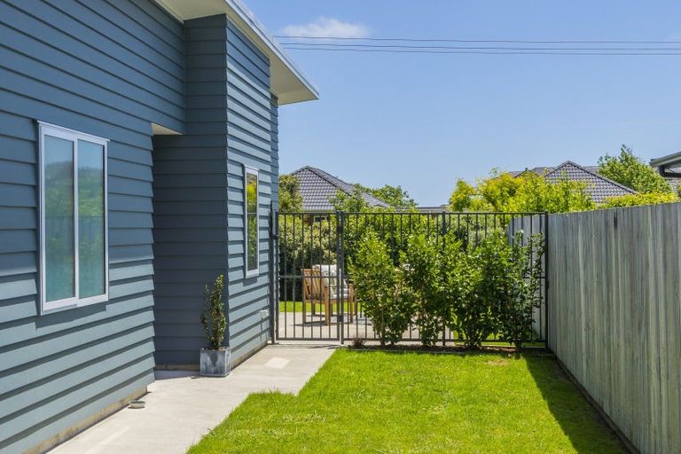 Photo of property in 17 Mahia Lane, Waikanae, 5036