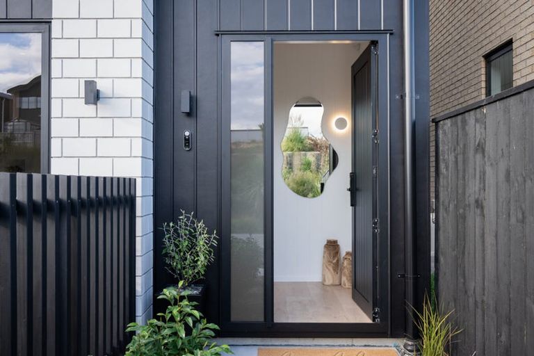 Photo of property in 12 Papai Lane, Massey, Auckland, 0614