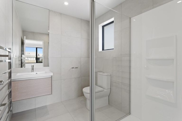 Photo of property in 20 Taikura Avenue, Red Beach, 0932