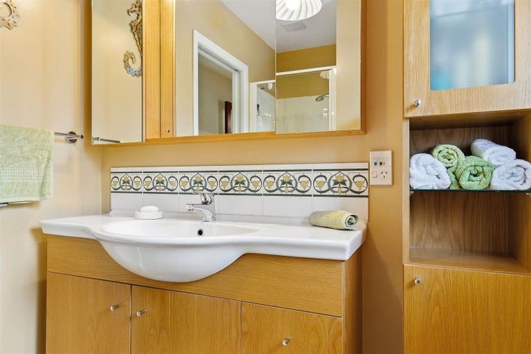 Photo of property in 33 Balrudry Street, Avonhead, Christchurch, 8042
