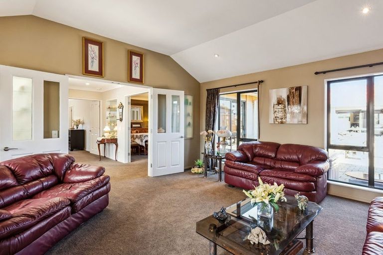 Photo of property in 59 Milne Drive, Paraparaumu, 5032