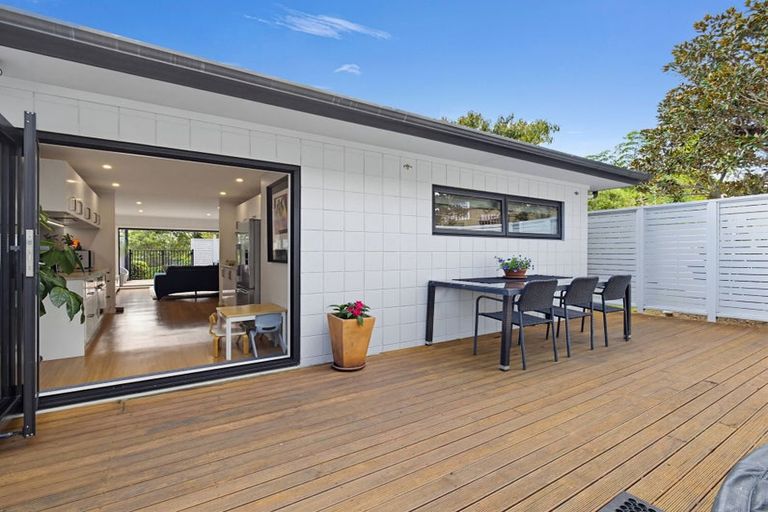 Photo of property in 1/15 Claresholm Place, Mangere Bridge, Auckland, 2022