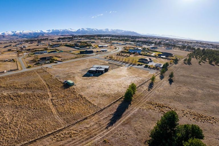 Photo of property in 4 Neuman Road, Twizel, 7901