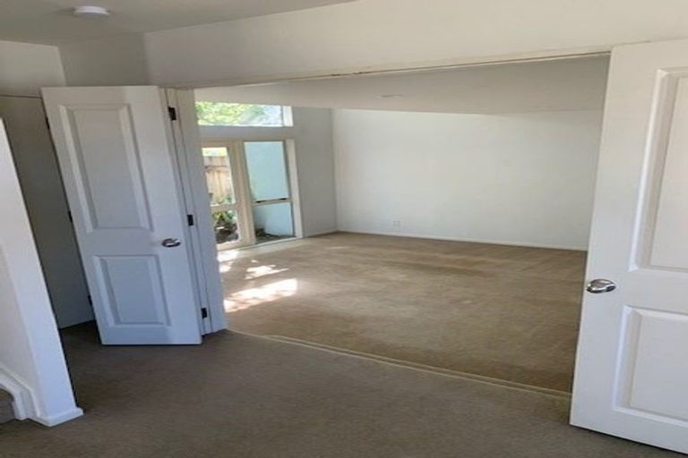 Photo of property in 6 Nile Road, Kelston, Auckland, 0602