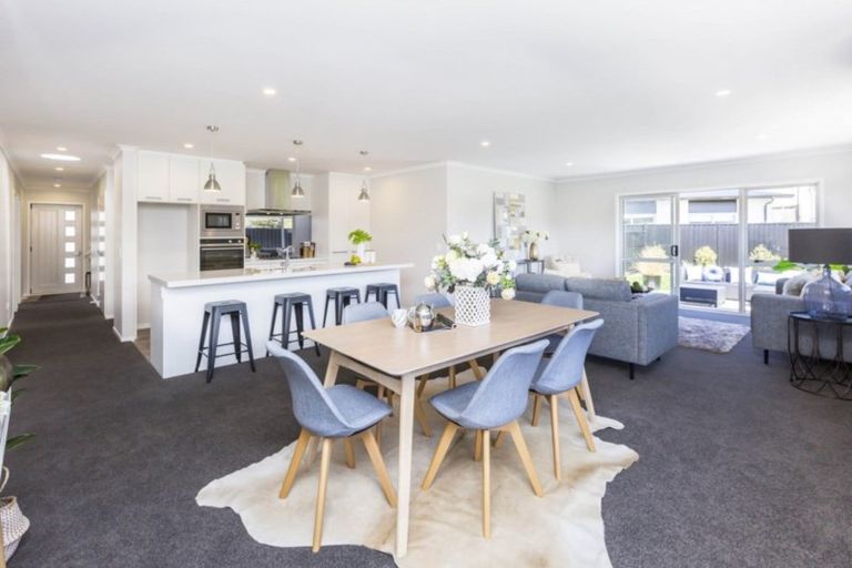 Photo of property in 12 Passchendaele Grove, Trentham, Upper Hutt, 5018