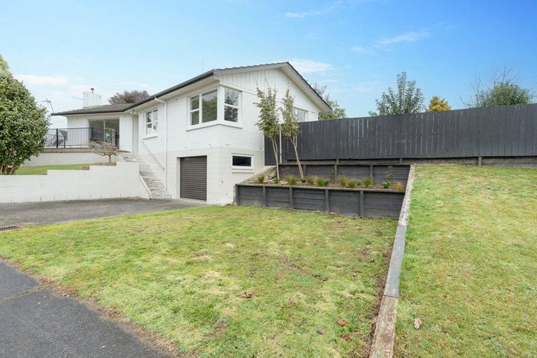 Photo of property in 1 Jennifer Place, Chartwell, Hamilton, 3210