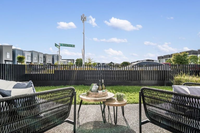 Photo of property in 16 Rangihina Road, Hobsonville, Auckland, 0616