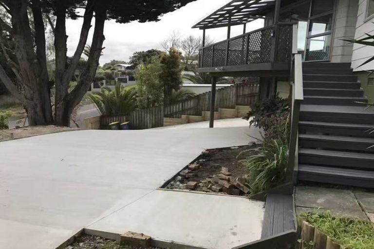 Photo of property in 4 Darcy Place, Massey, Auckland, 0614