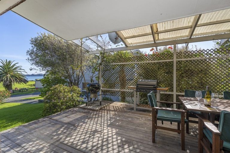 Photo of property in 7 Du Fresne Place, Russell, 0202