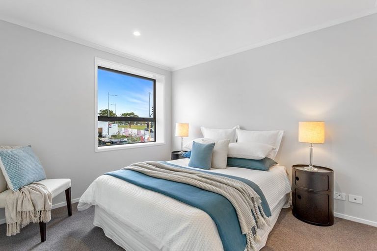 Photo of property in 2/2 Te Rito Road, Hobsonville, Auckland, 0616