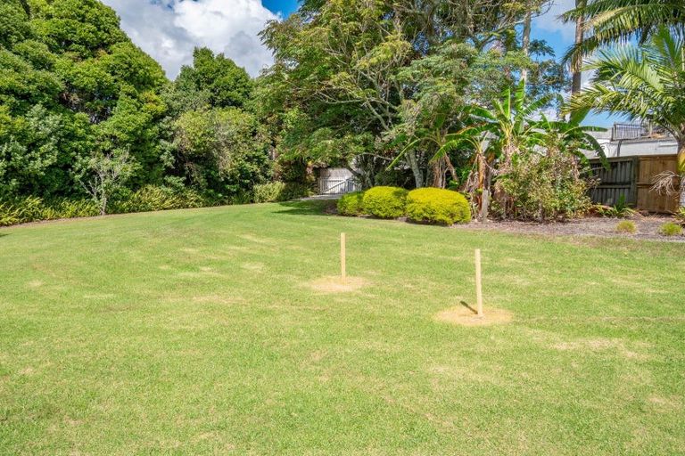 Photo of property in 2 Coopers Drive, Coopers Beach, 0420