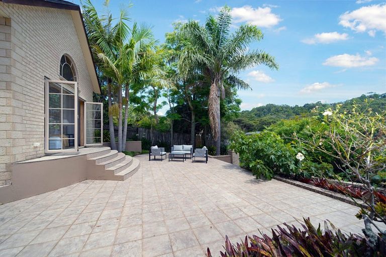 Photo of property in 3 Napuka Road, Henderson Valley, Auckland, 0612