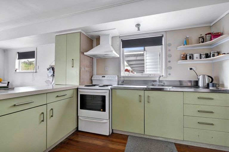 Photo of property in 1 Regan Street, Stratford, 4332