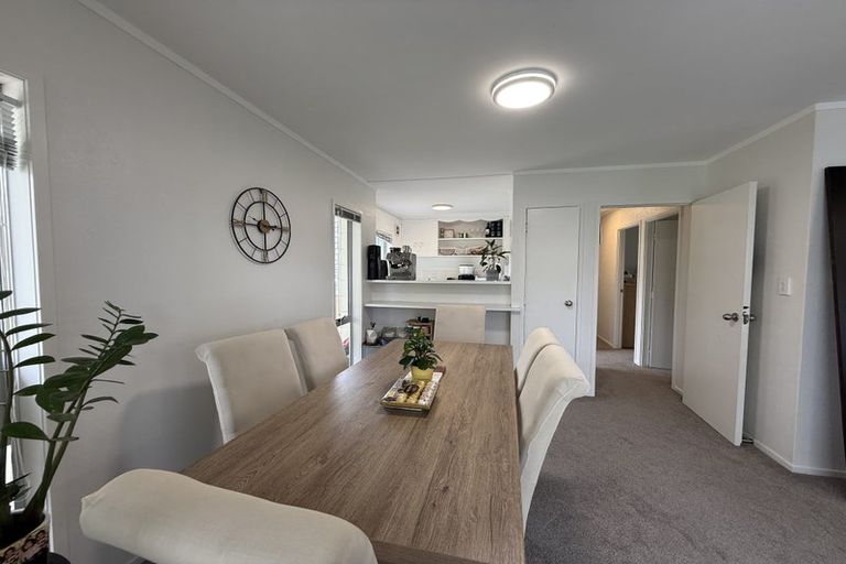 Photo of property in 2/11 Simon Ellice Drive, Bayview, Auckland, 0629