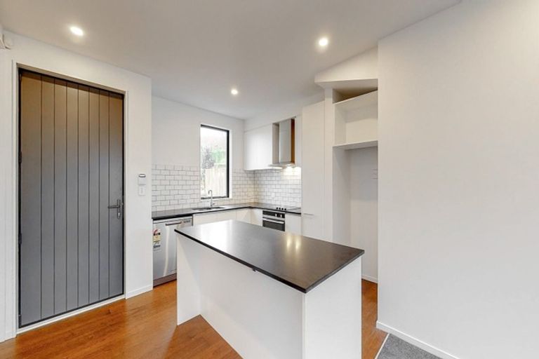 Photo of property in 62u7 Spenmoor Street, Newlands, Wellington, 6037