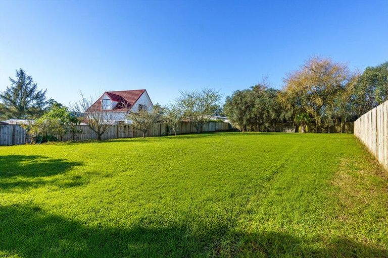 Photo of property in 3 Cambridge Road, Riverhead, 0820