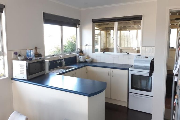 Photo of property in 11 Henry Curd Terrace, Pukekohe, 2120