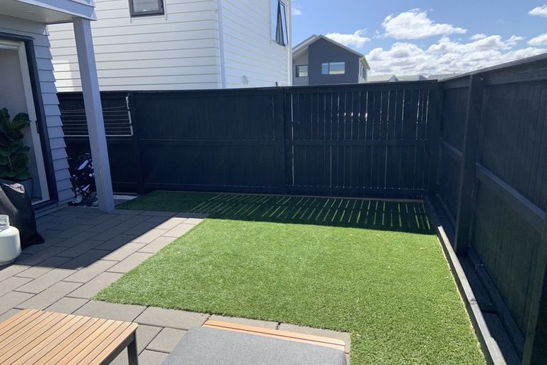 Photo of property in 4 Kaman Seasprite Road, Hobsonville, Auckland, 0616