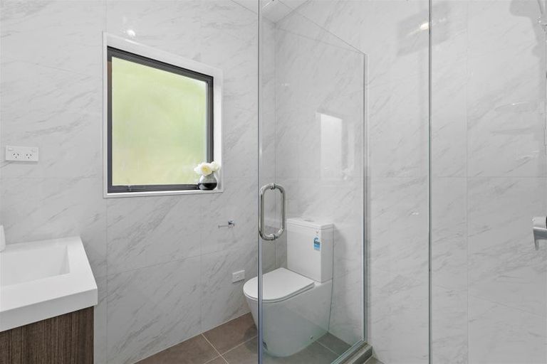 Photo of property in 5 Pihipihi Way, Crofton Downs, Wellington, 6035