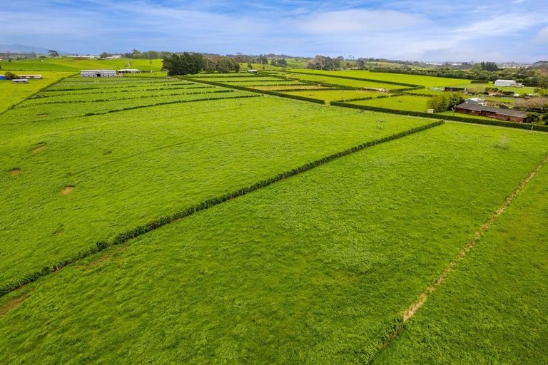 Photo of property in 312 Corbett Road, Paraite, New Plymouth, 4373