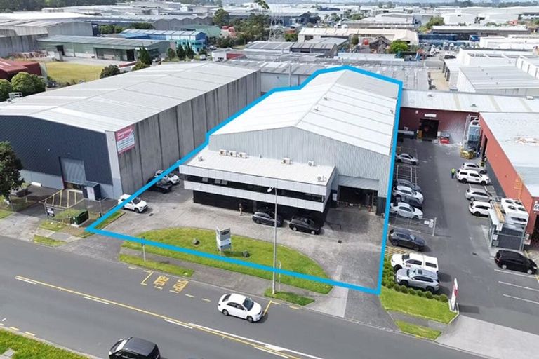 Photo of property in 2 Takaro Avenue, Sockburn, Christchurch, 8042