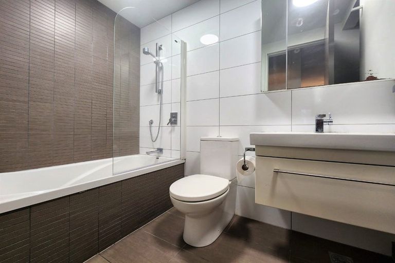 Photo of property in Revolucion Apartments, 101e/28 Torrens Terrace, Mount Cook, Wellington, 6011