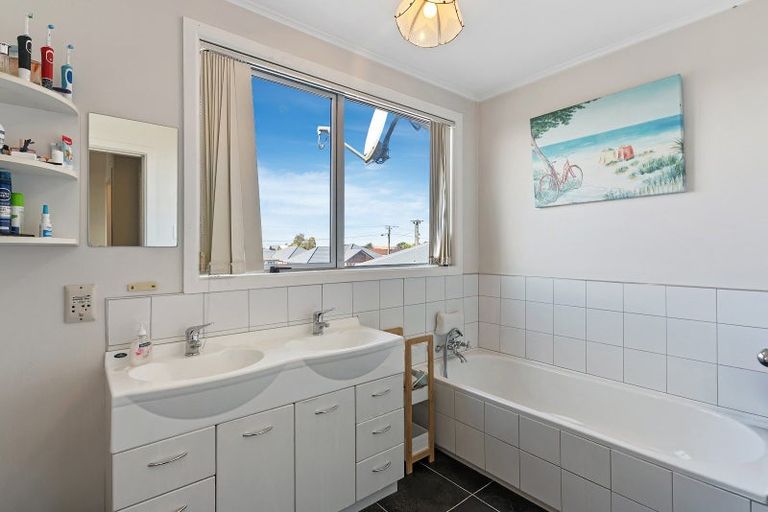 Photo of property in 20 Seymour Street, Hornby, Christchurch, 8042