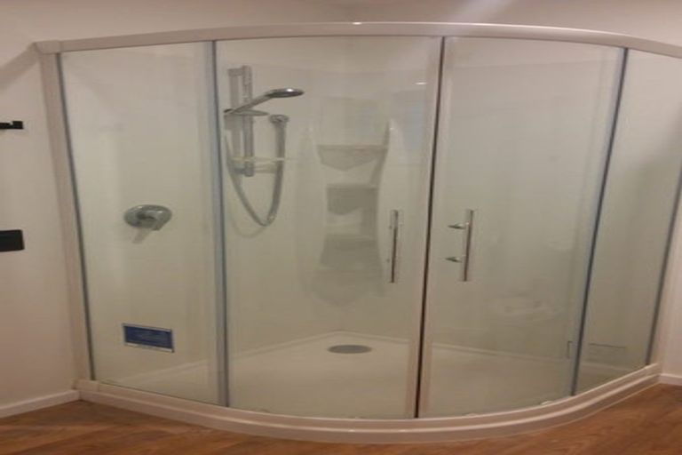 Photo of property in 104b Glanmire Road, Newlands, Wellington, 6037